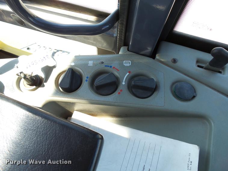 image for item L2660 2002 Komatsu WA75-3 wheel loader