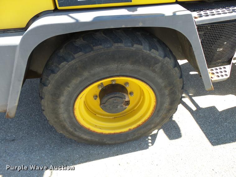 image for item L2660 2002 Komatsu WA75-3 wheel loader