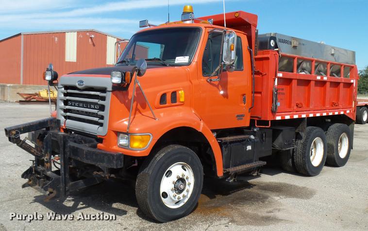 image for item L2662 2001 Sterling L7500 dump truck