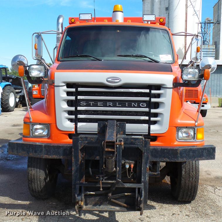 image for item L2662 2001 Sterling L7500 dump truck