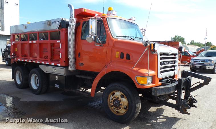 image for item L2662 2001 Sterling L7500 dump truck