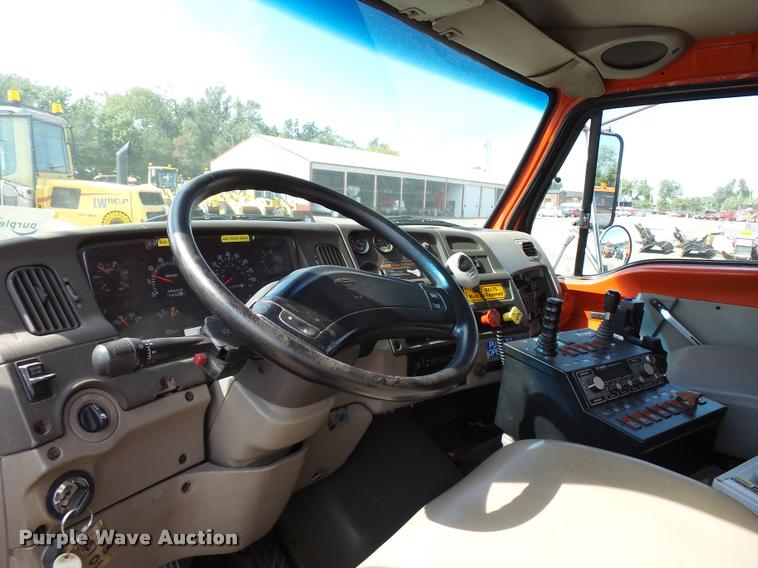 image for item L2662 2001 Sterling L7500 dump truck