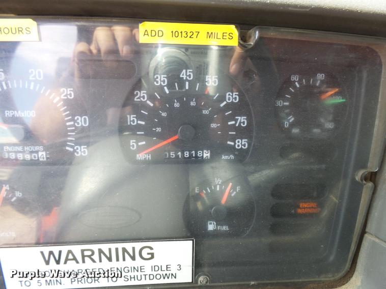 image for item L2662 2001 Sterling L7500 dump truck