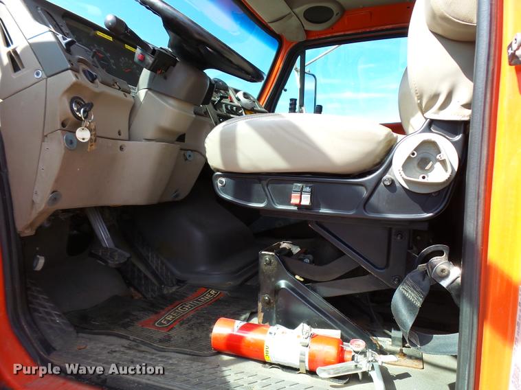 image for item L2662 2001 Sterling L7500 dump truck