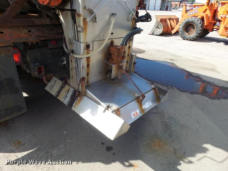 image for item L2662 2001 Sterling L7500 dump truck