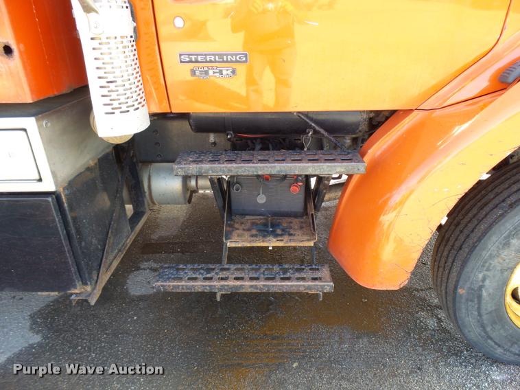 image for item L2662 2001 Sterling L7500 dump truck