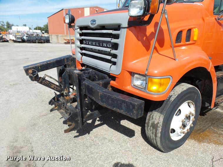image for item L2662 2001 Sterling L7500 dump truck