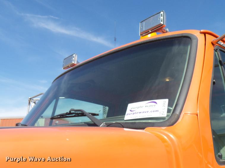 image for item L2662 2001 Sterling L7500 dump truck