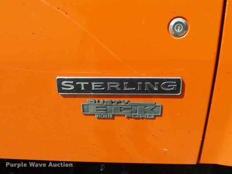 image for item L2662 2001 Sterling L7500 dump truck