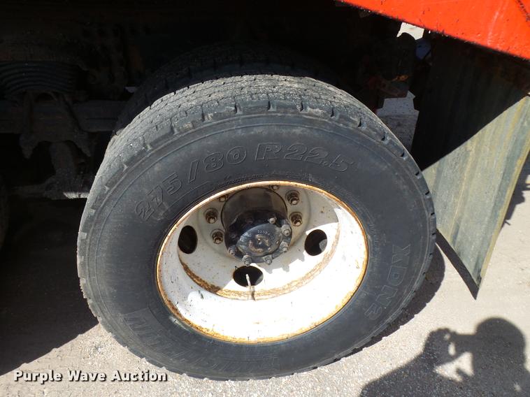 image for item L2662 2001 Sterling L7500 dump truck