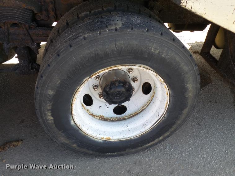 image for item L2662 2001 Sterling L7500 dump truck