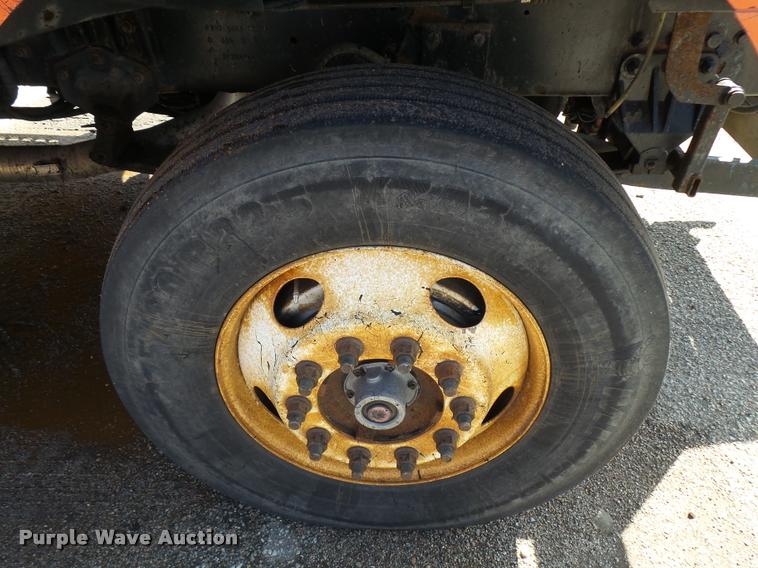 image for item L2662 2001 Sterling L7500 dump truck