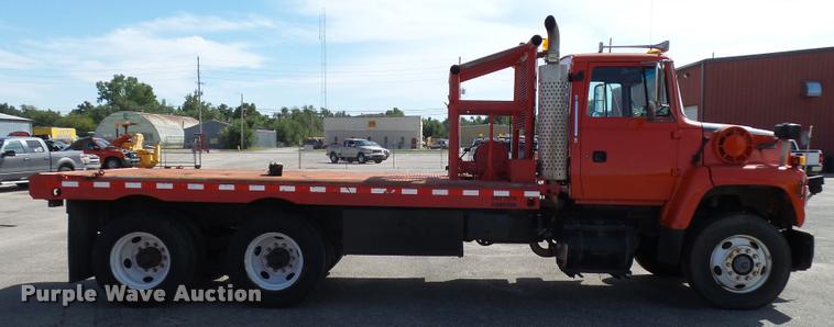 image for item L2663 1996 Ford LNT9000 flatbed truck