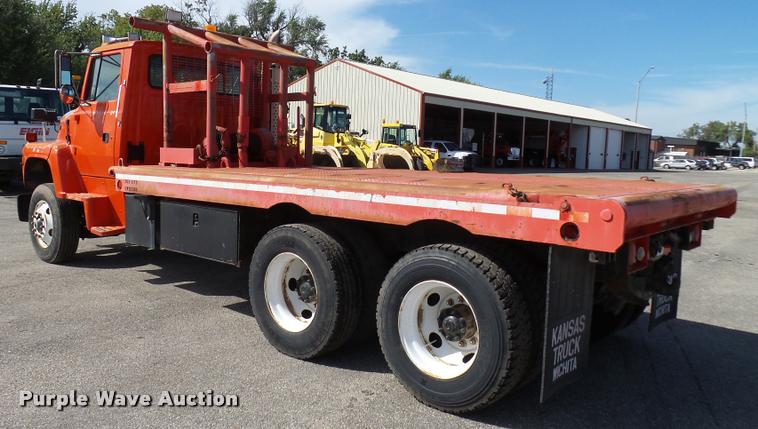 image for item L2663 1996 Ford LNT9000 flatbed truck