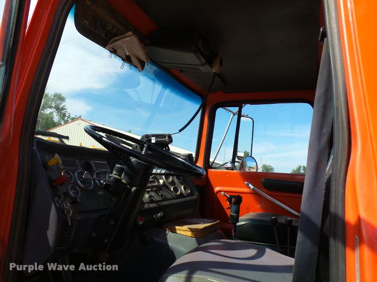 image for item L2663 1996 Ford LNT9000 flatbed truck