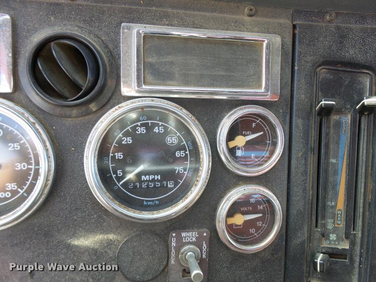 image for item L2663 1996 Ford LNT9000 flatbed truck