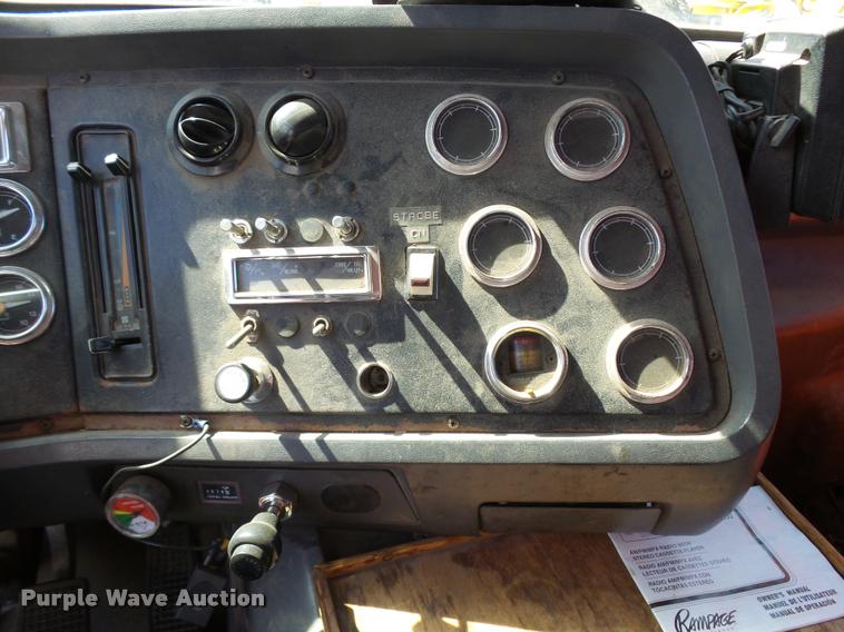 image for item L2663 1996 Ford LNT9000 flatbed truck