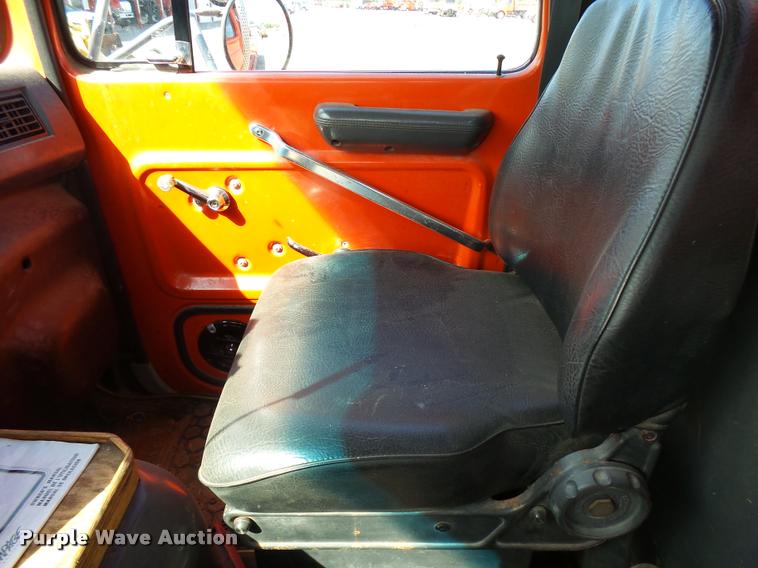 image for item L2663 1996 Ford LNT9000 flatbed truck