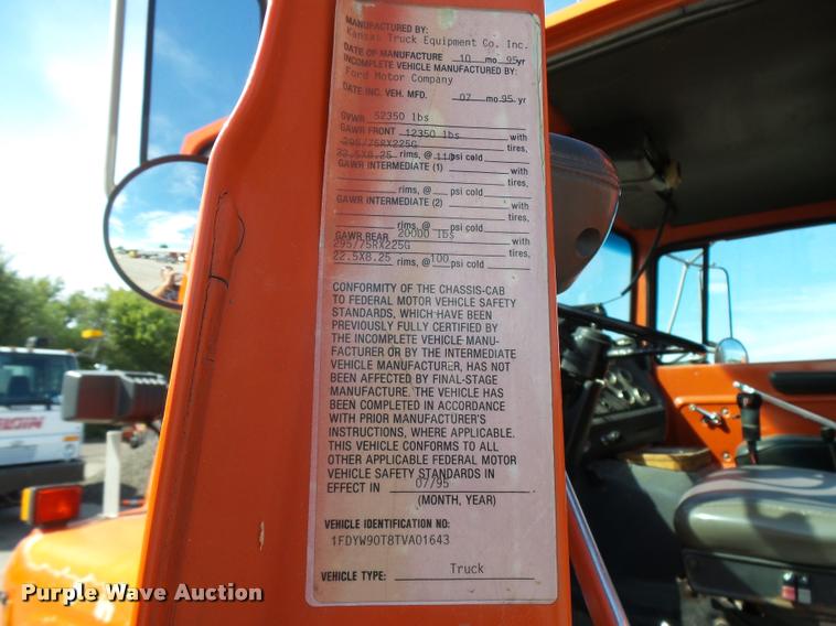 image for item L2663 1996 Ford LNT9000 flatbed truck