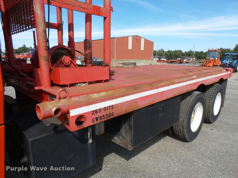 image for item L2663 1996 Ford LNT9000 flatbed truck