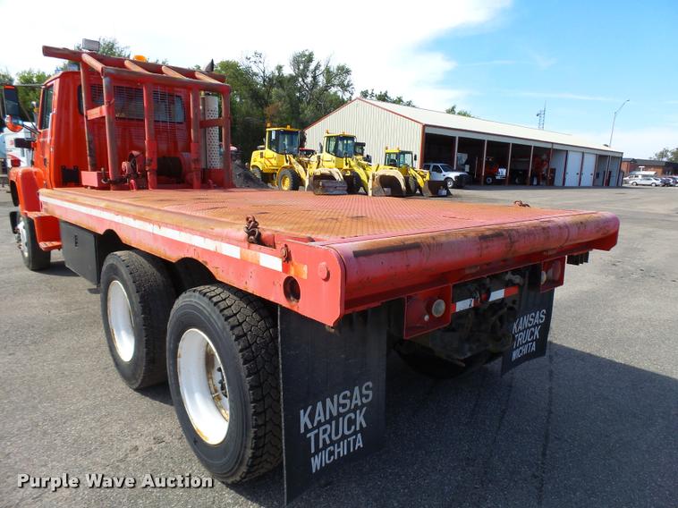image for item L2663 1996 Ford LNT9000 flatbed truck