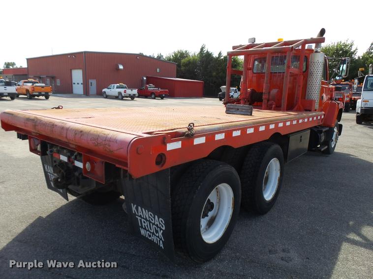 image for item L2663 1996 Ford LNT9000 flatbed truck