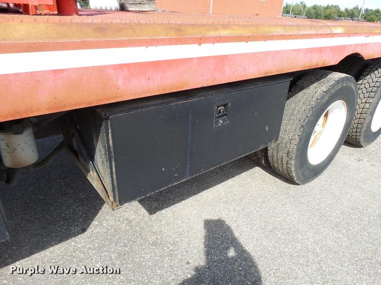image for item L2663 1996 Ford LNT9000 flatbed truck