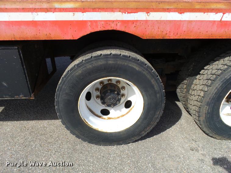 image for item L2663 1996 Ford LNT9000 flatbed truck