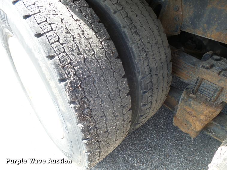 image for item L2663 1996 Ford LNT9000 flatbed truck