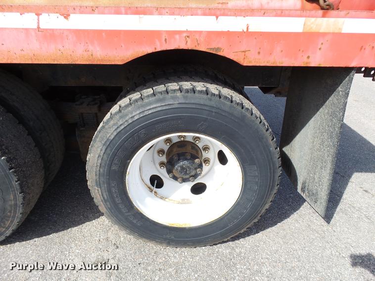 image for item L2663 1996 Ford LNT9000 flatbed truck