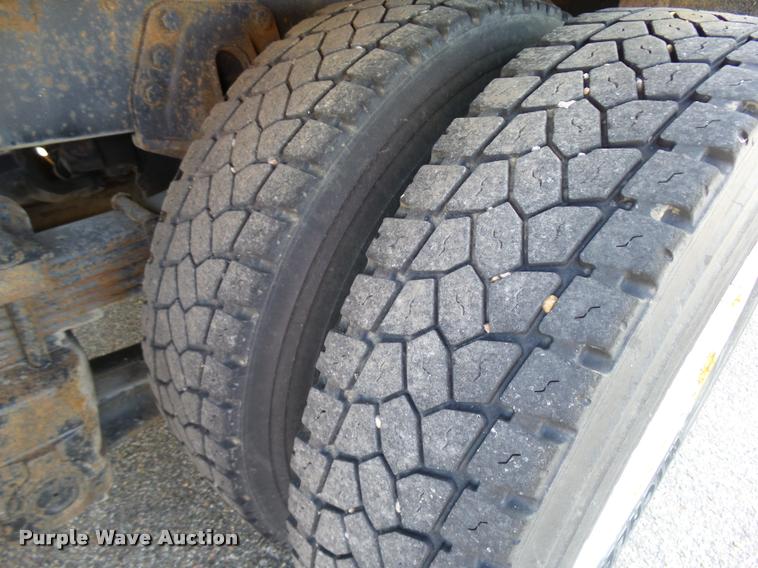 image for item L2663 1996 Ford LNT9000 flatbed truck