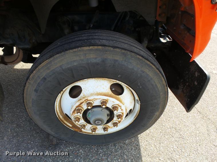 image for item L2663 1996 Ford LNT9000 flatbed truck