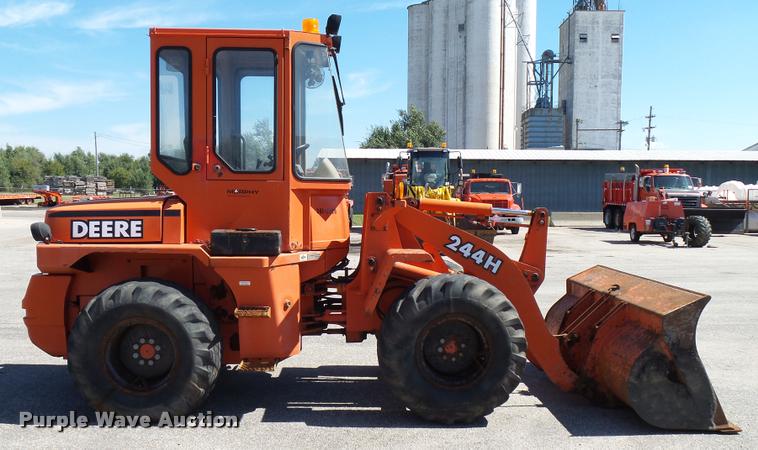 image for item L2664 1998 John Deere 244H wheel loader