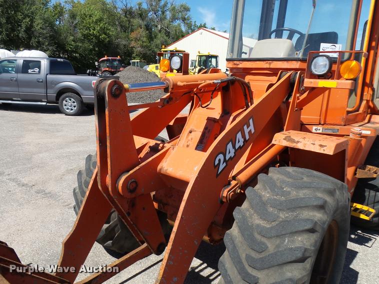 image for item L2664 1998 John Deere 244H wheel loader