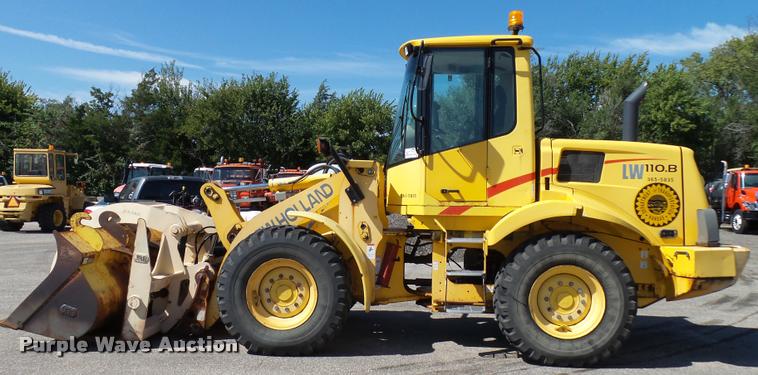 image for item L2665 2004 New Holland LW110B wheel loader