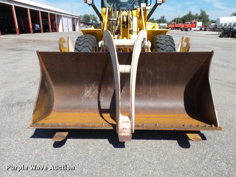 image for item L2665 2004 New Holland LW110B wheel loader
