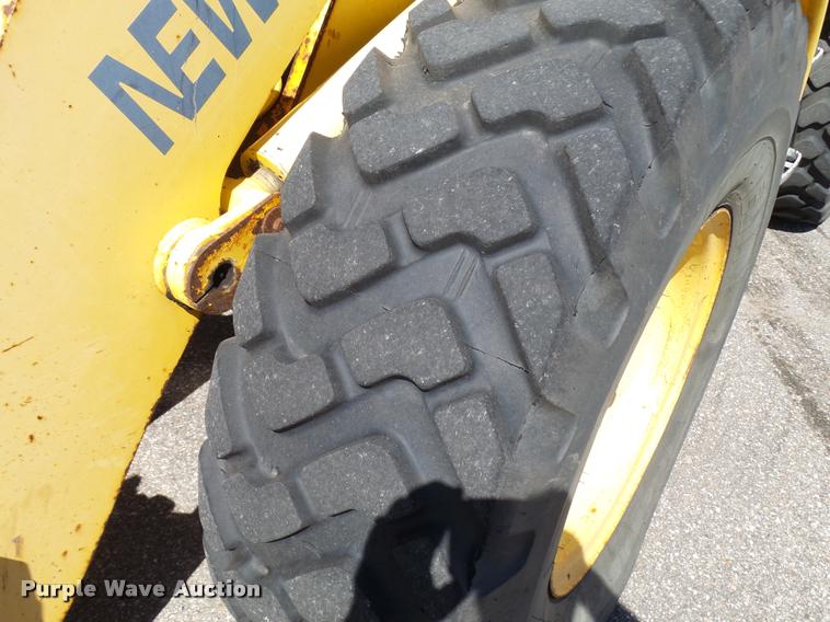 image for item L2665 2004 New Holland LW110B wheel loader