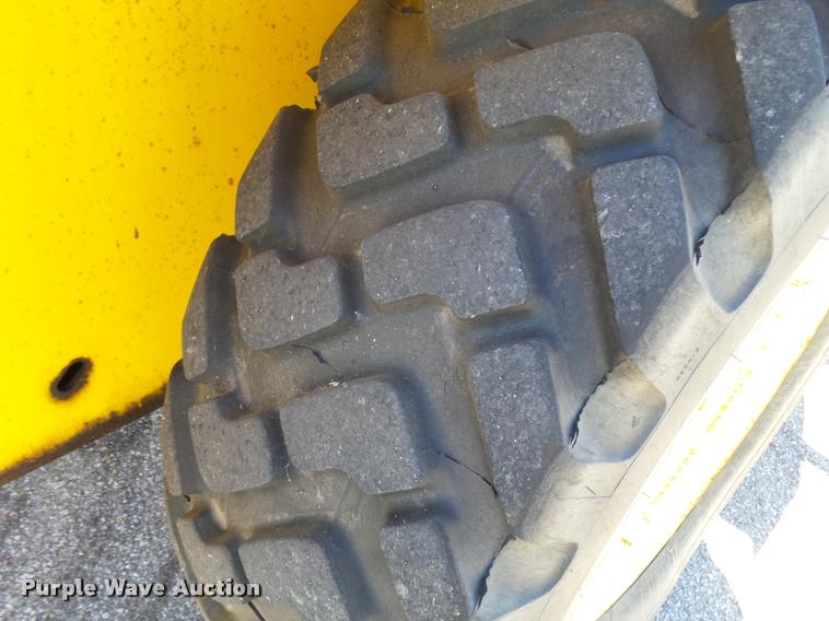 image for item L2665 2004 New Holland LW110B wheel loader