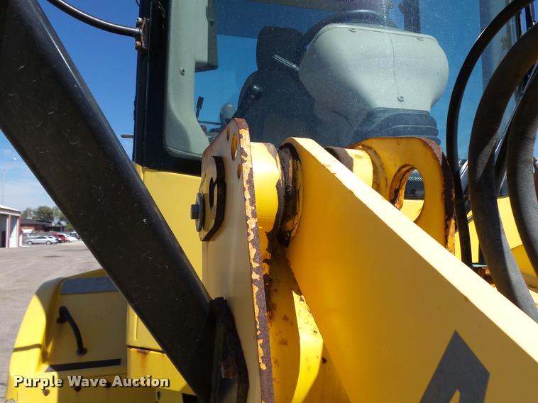 image for item L2665 2004 New Holland LW110B wheel loader