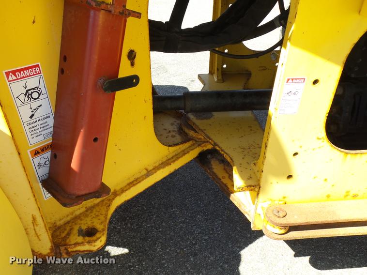 image for item L2665 2004 New Holland LW110B wheel loader