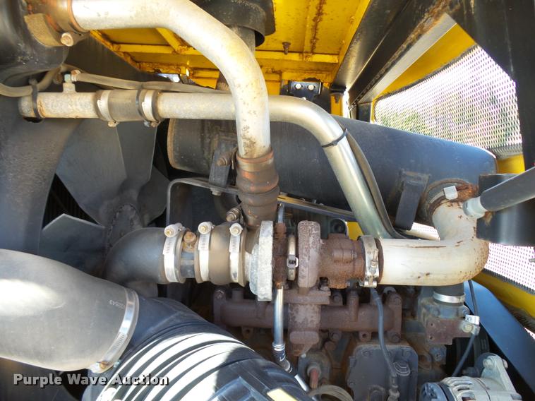 image for item L2665 2004 New Holland LW110B wheel loader