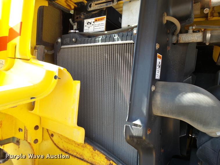 image for item L2665 2004 New Holland LW110B wheel loader