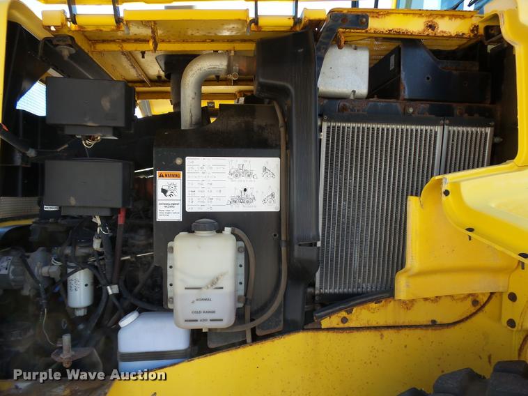 image for item L2665 2004 New Holland LW110B wheel loader