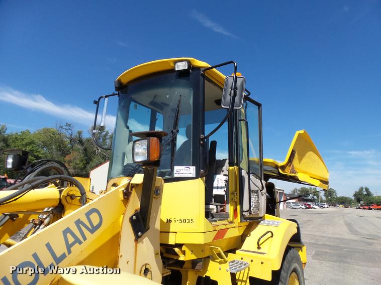 image for item L2665 2004 New Holland LW110B wheel loader