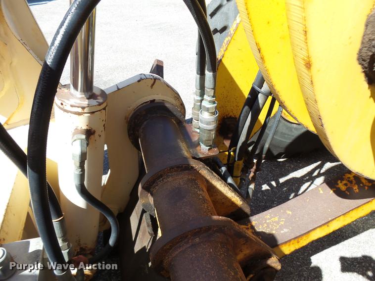 image for item L2665 2004 New Holland LW110B wheel loader