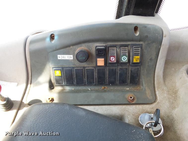 image for item L2666 2004 New Holland LW110B wheel loader