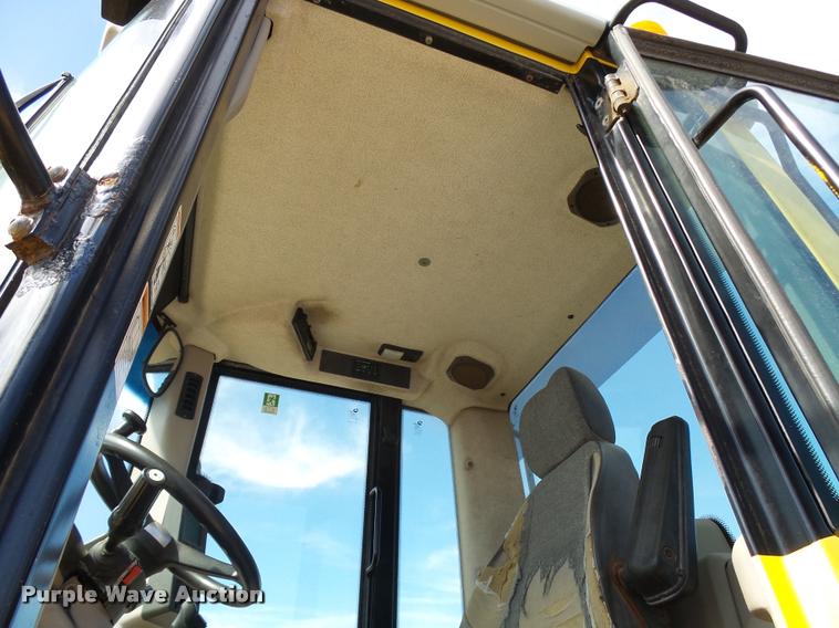 image for item L2666 2004 New Holland LW110B wheel loader