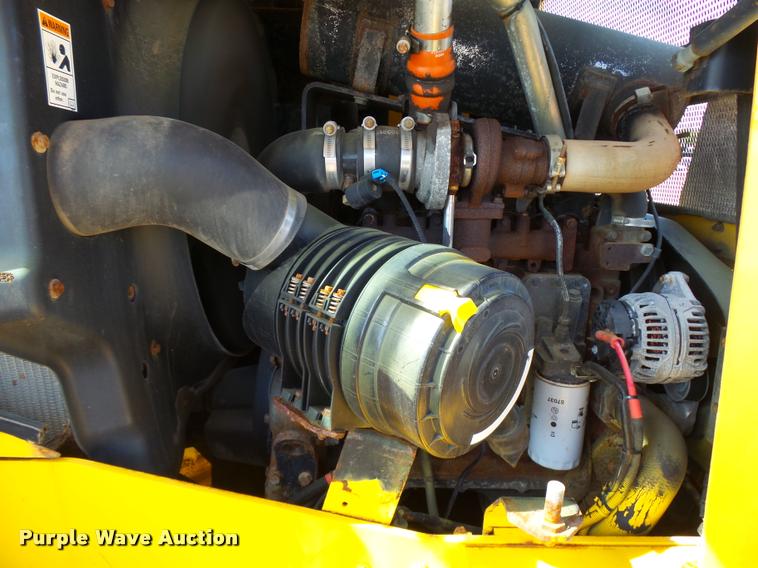 image for item L2666 2004 New Holland LW110B wheel loader