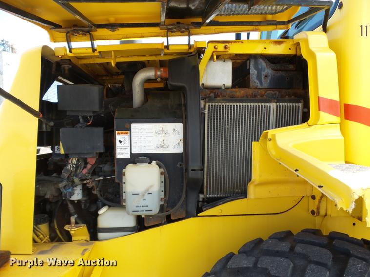 image for item L2666 2004 New Holland LW110B wheel loader