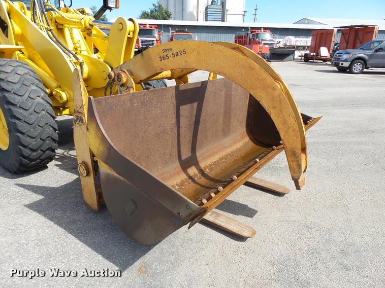 image for item L2666 2004 New Holland LW110B wheel loader